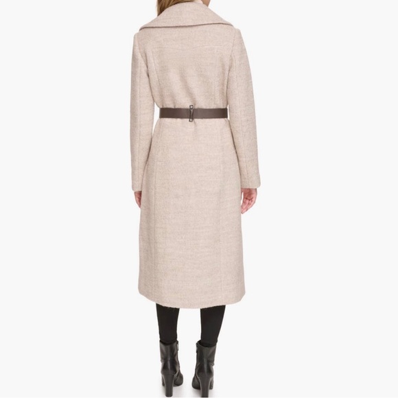 Elegant Beige Wool Coat with Belt - Picture 4 of 4